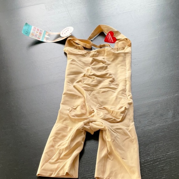 Spanx bodysuit  shaping, open bust bodysuit - assets by Spanx - Picture 2 of 2